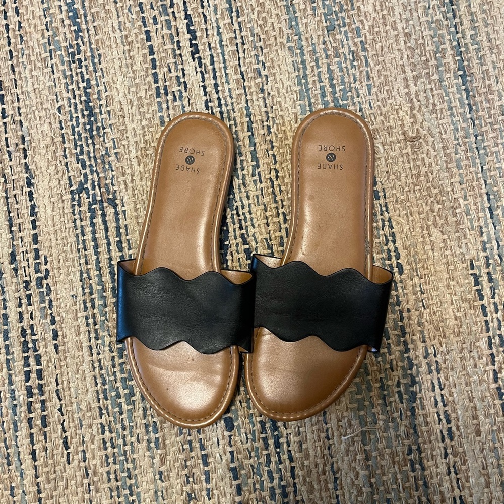 Shade & Shore Black and Brown Minimalist Sandals